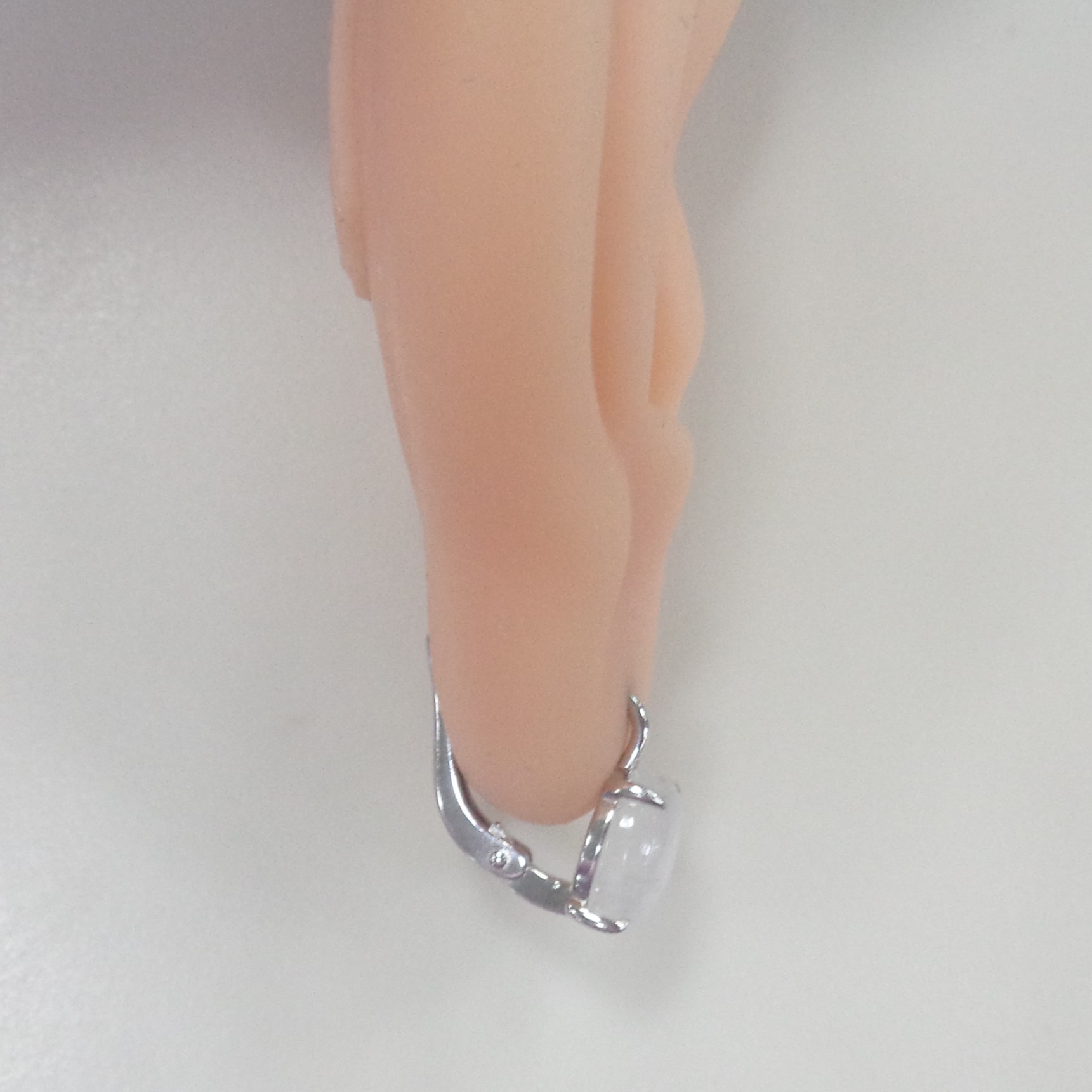 Серебряные серьги с лунными камнями